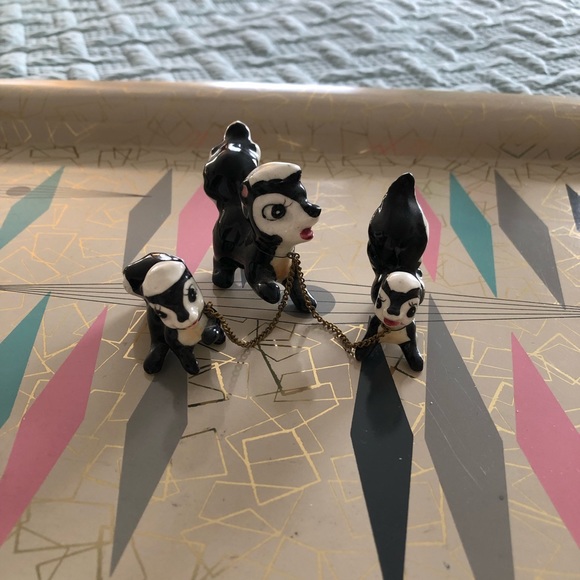 Vintage Other - Vintage skunk 🦨 set porcelain figurines.
